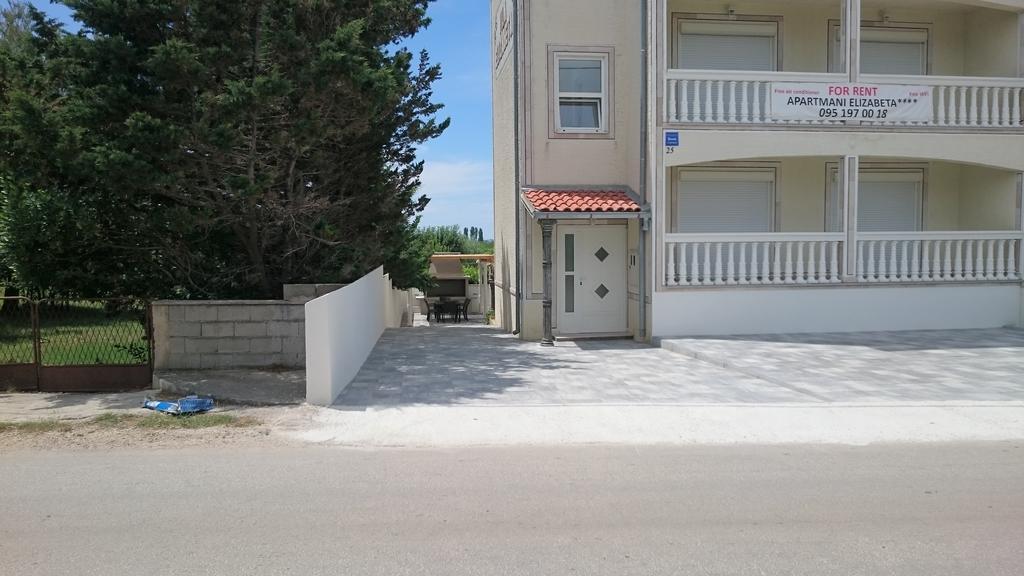 Elizabeta Apartments Nin Buitenkant foto